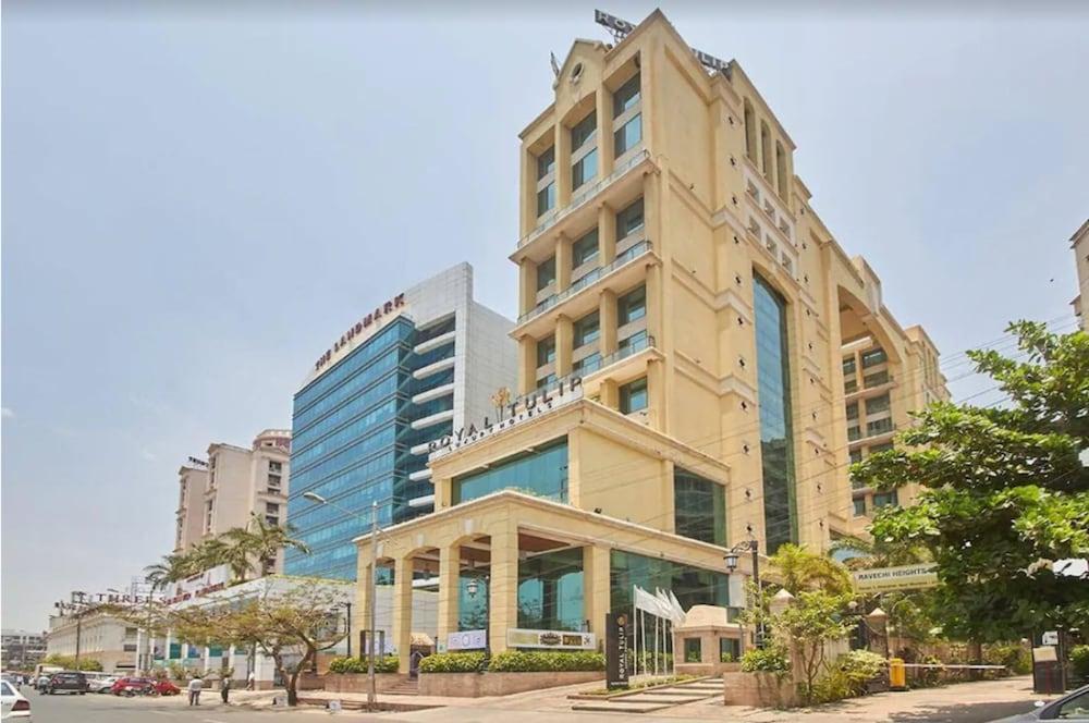Hotel Royal Tulip Navi Mumbai Exterior foto